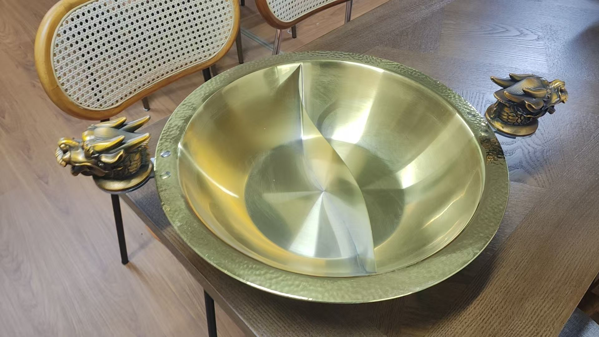 三层钢火锅鸳鸯+金色龙头