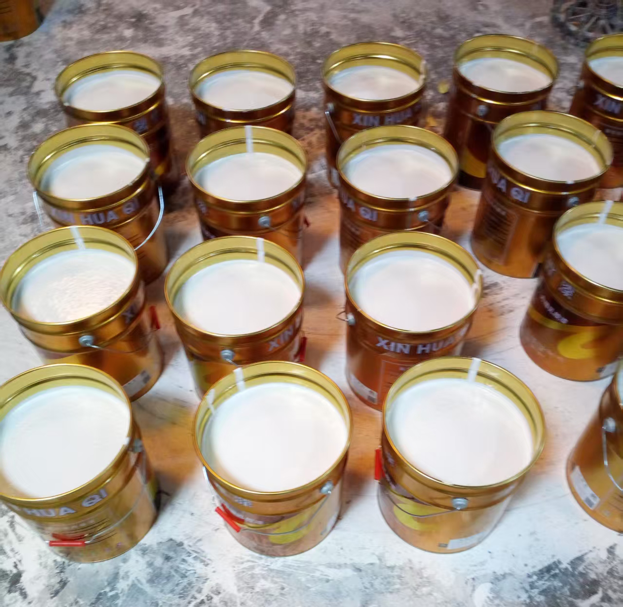 成都馨华漆·内墙乳胶漆成品陈列
